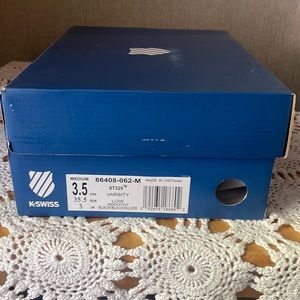 Kswiss varsity low size 3.5